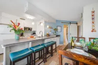 Ocean View Lanai and Exciting Daily Activities - Gorgeous Coastal Haven