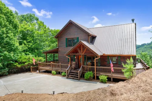 Breathtaking Lake View and Cozy Ambiance - Serene Nature Retreat