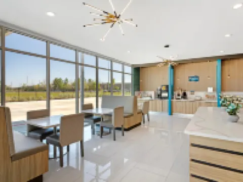 Clarion Pointe Hotels in Spring