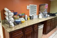 Days Inn by Wyndham Holbrook - breakfast