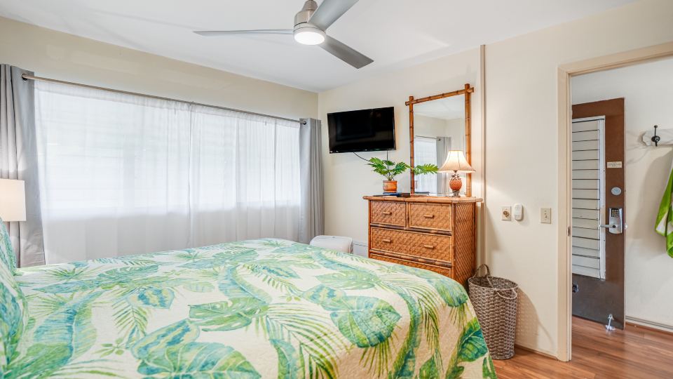 Spectacular Ocean View and Private Lanai - Stunning Coastal Getaway
