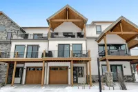 Stunning Villa with Private Hot Tub and Exquisite Views - Luxurious Retreat