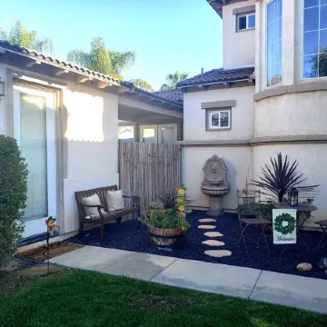 Casita MenifeeCozy and private 1 bedroom Casita, couple or solo traveler Отели в г. Менифи