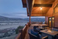 Stunning Cabin w/ Huge Deck & Amazing River Valley Views - WIFI 리오 블랑코 카운티 호텔