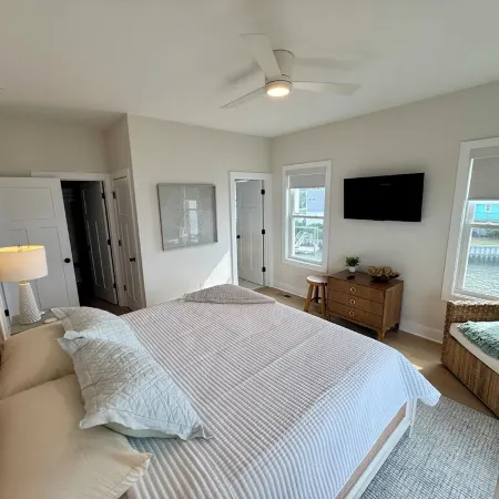 Best Views on the Island! Oceanfront, Sunsets, Boat Dock, Elevator, Pool, Fish!