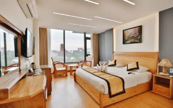 Duc Vuong 2 Hotel 피토 박물관 주변 호텔