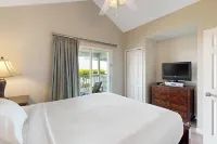 Oceanfront townhouse with a furnished deck, balconies, AC, & washer/dryer Hotels near Conch Keys