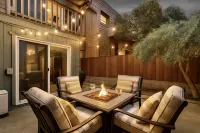 Oceanview Balcony and Luxury Amenities - Elegant Coastal Haven