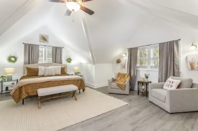 Renovated | Mtn Views | Hot tub | Fire Pit | Pet Friendly Hotels in Pickens County