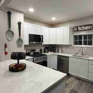 Charming 3-bedroom house with WiFi and AC in enjoyable Buffalo. Others