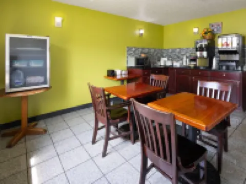 Super 8 by Wyndham South Boston VA Hotels in Halifax County