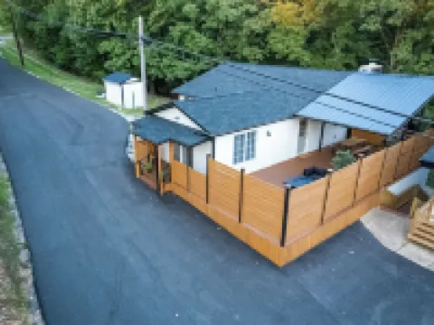 The Lofts on Indian Point - Near Silver Dollar City Hotels in Stone County