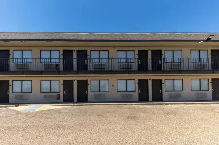 Super 8 by Wyndham Big Spring Отели в г. Биг Спринг