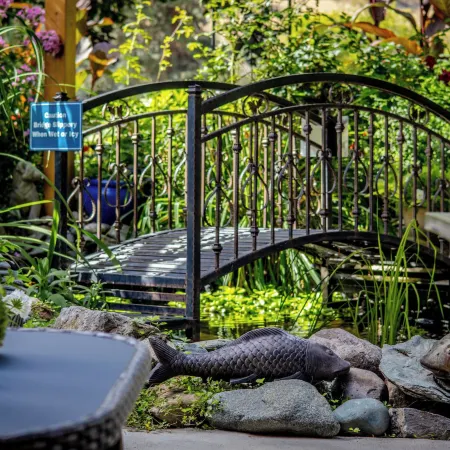 Rayleigh River Retreat - Garden Oasis