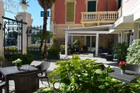 Hotel Lido Hotels in der Nähe von Antica Fornace Alba Docilia