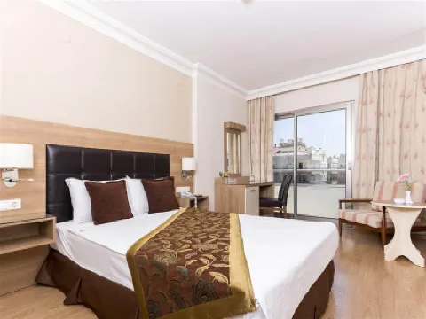 Suite Laguna Otel Hoteles cerca de Ataturk Parki
