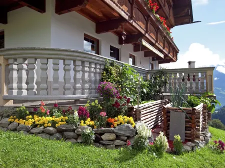 Apartment in Zillertal Near Ski Slopes Отели в г. Fugenberg