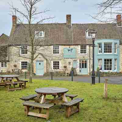 The Horse & Groom Inn Hotel Exterior