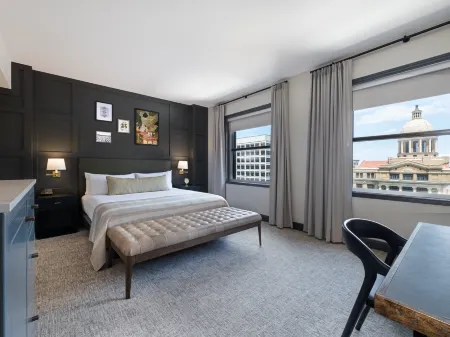 The Sam Houston Hotel, Tapestry Collection by Hilton Отели рядом с достопримечательностью «Lord of the Streets Episcopal Church»