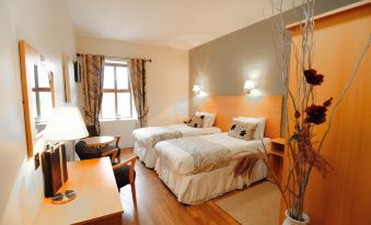The Coach House Hotel