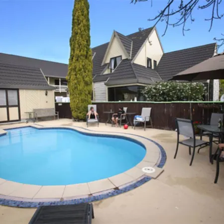 Kings Gate Motel