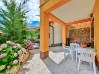 Karolina Hotels in Opric