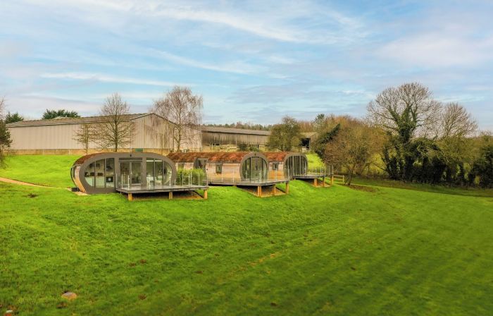 Stunning Sustainable Pod on Old Chalford Farm!