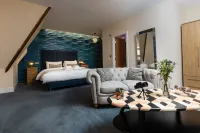 Marine Lodge
