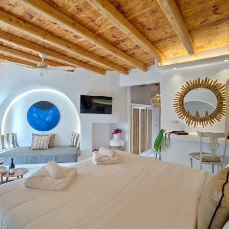 Zefi Hotel & Suites