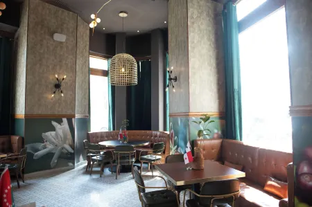 La Concordia - Boutique Hotel Отели рядом с достопримечательностью «Metropolitan Cathedral Basilica of Santa Maria the Ancient»