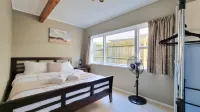 Lovely 2 - Bedroom Unit with Free Parking