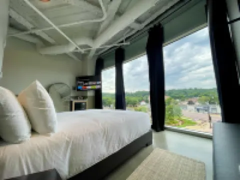 Arch + Cable Hotel Hotels in Mankato