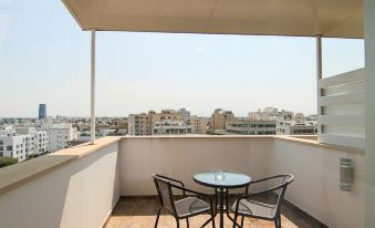 Phaedrus Living: Luxury Suite Nicosia 509