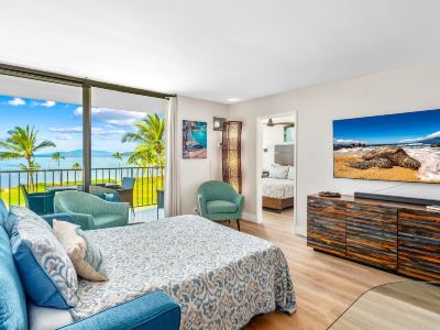 Elegant Penthouse Oceanfront Vistas