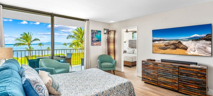 Elegant Penthouse Oceanfront Vistas Hotels in Kihei