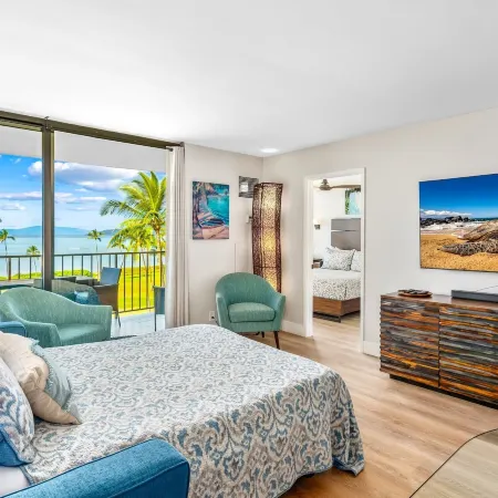 Elegant Penthouse Oceanfront Vistas
