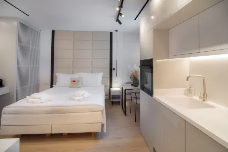 Contessa Bianca Luxury Suites Отели рядом с достопримечательностью «Вилла Мон Репо»