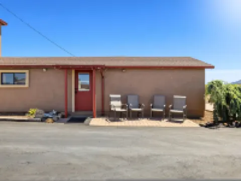 Zebra Refuge Cottage-wild Unique Prescott Stay Hotels in Williamson