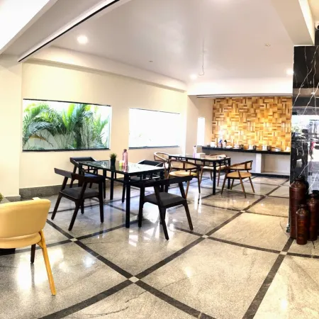 Hotel Namaha Отели рядом с достопримечательностью «Конгресс-центр MS в Хайдарабаде»