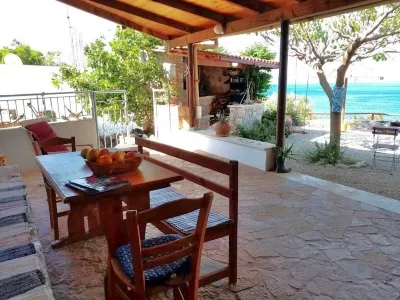 Apartment over the Sea Private Place to Swim Hotels in der Nähe von Afrata Beach