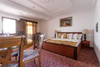 Royal Elmount Hotel