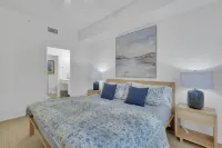 Relax & Unwind in Bonita Springs – Stylish Condo Near Beaches, Dining & Golf!