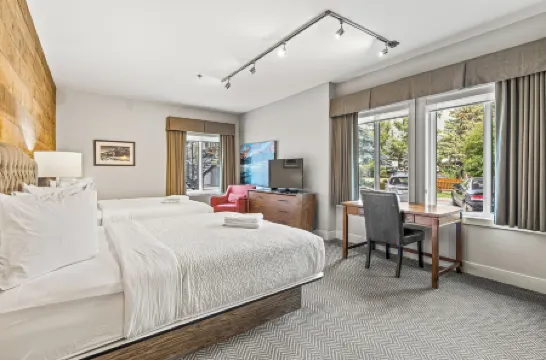 ベースキャンプ・ロッジ・カンモア