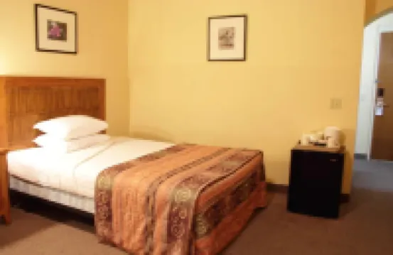 Tradewinds Hotel Hotel a 