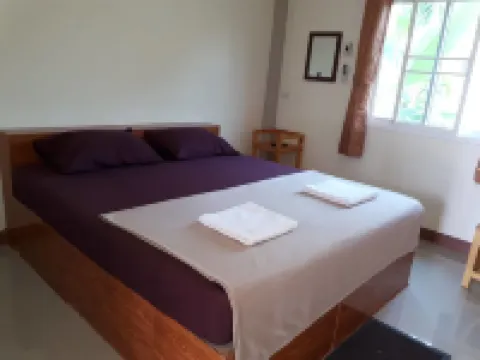 โดม รีสอร์ท โรงแรมในอำเภอ เสนา