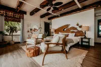 Sansara Surf Yoga & Resort Hotels in Tonosi