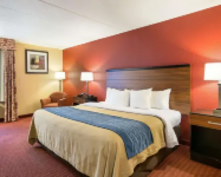 Comfort Inn Hotels near Jones Point Lighthouse