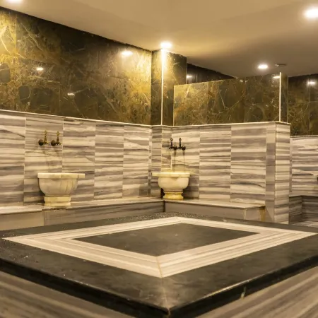 Mox Hotel Wellness & Spa