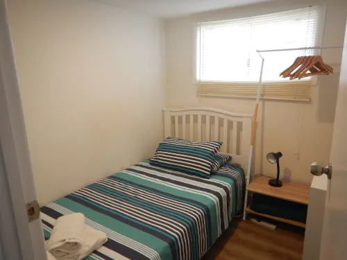 Spacious 2-Storey Home by the Bay: Sleeps 12 Hotels in Manly