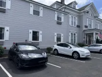 The Carriage House Inn Newport - parking